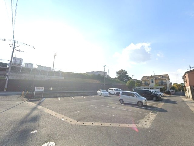 須恵町大字旅石中古戸建の駐車場|近隣の有料駐車場を1台確保済みです！（3000円/月）