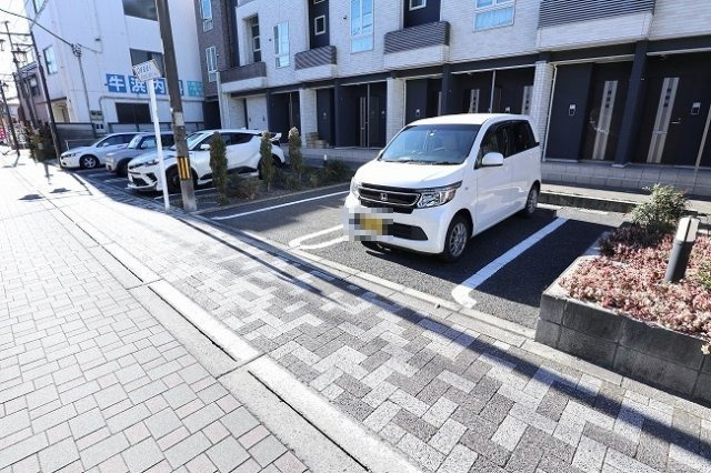フォンテーヌ・エストの駐車場