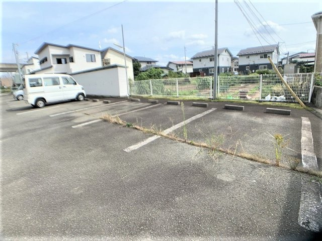 ロイヤルストークの駐車場