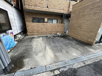 【駐車場】 | ルガル・デ・レイナ | 駐車場があります