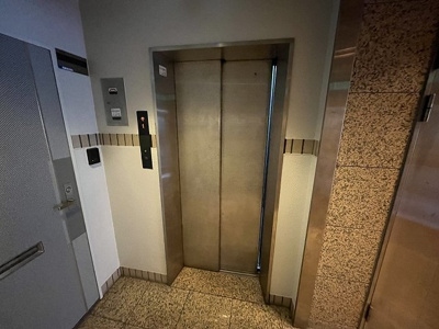 【その他共用部分】 | ルガル・デ・レイナ | エレベーターです