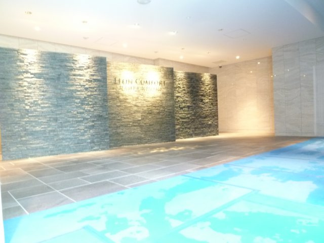 レオンコンフォート難波南のロビー