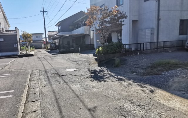 土地　長良子正賀の前面道路含む現地写真