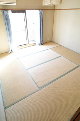 【居間・リビング】 | 青葉ハイツ2 | 洋室もいいけど、やっぱり和室も捨てがたい。