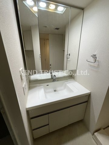 ライオンズ大阪天満の杜の洗面所|広い洗面スペース