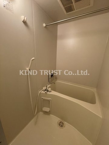 ハイネス川端の浴室|落ち着いた空間のお風呂です