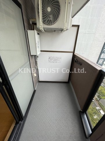 ハイネス川端のバルコニー|開放的で明るい空間を演出してくれるバルコニーです