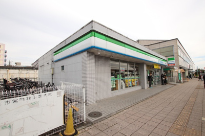 ファミリーマート 飯能駅南口店まで170m