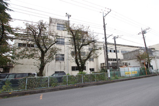 飯能市立飯能第一小学校まで1000m
