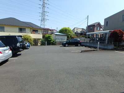 敷地内駐車場　※有料・空き要確認