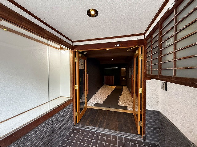 松尾邸のエントランス|店舗入り口