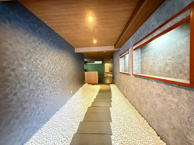 松尾邸の内装|店舗入り口