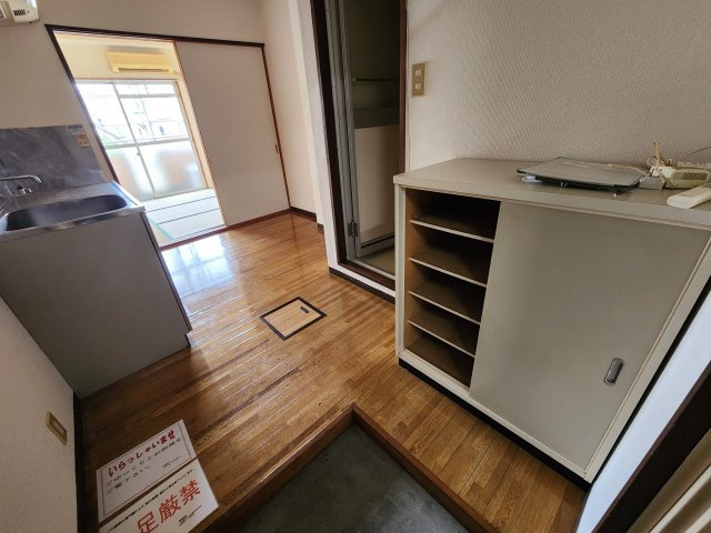 ハイム岡田の玄関