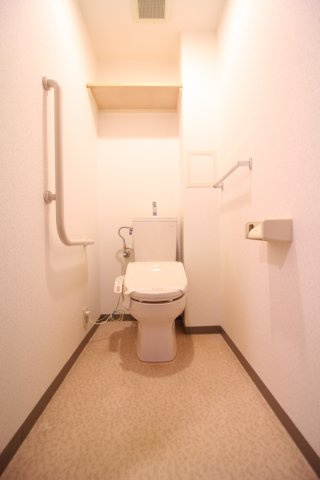 プラザハイツ二ツ屋C棟のトイレ