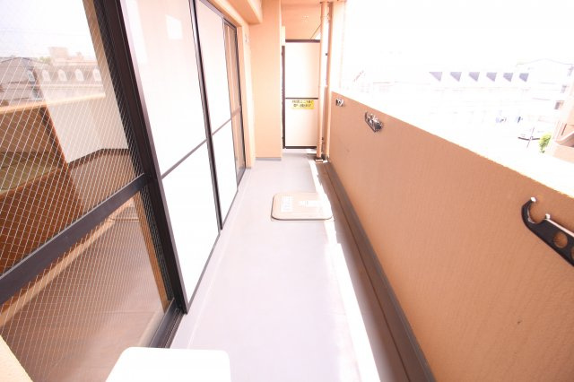 プラザハイツ二ツ屋C棟のバルコニー