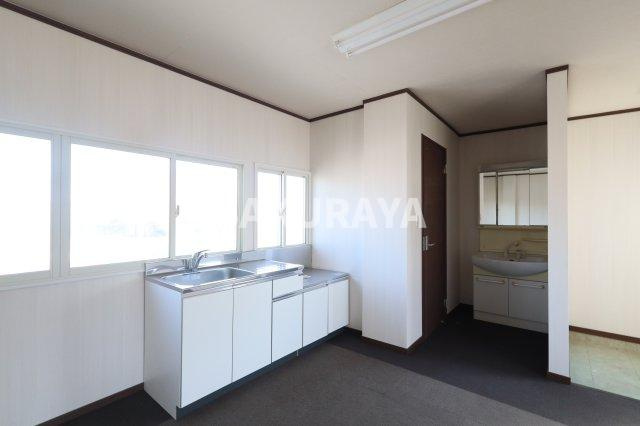 足利市福富町の事務所のキッチン