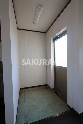 足利市福富町の事務所の玄関