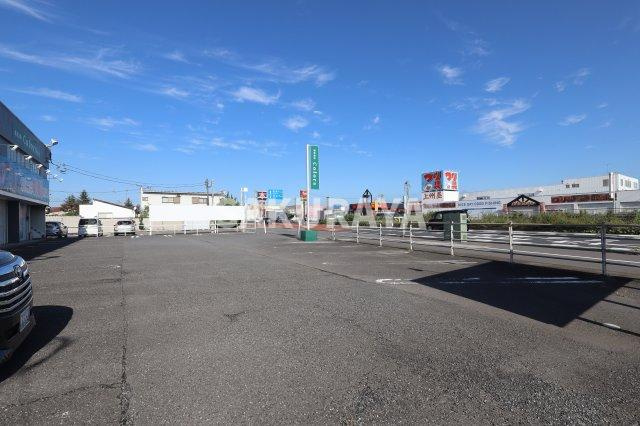 足利市福富町の事務所の駐車場