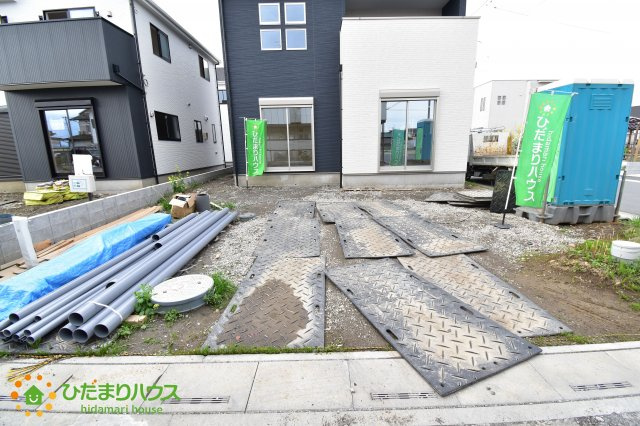 鴻巣市北新宿　3期　新築未入居物件　Ricca　04の駐車場|並列3台分の駐車スペースがございます！！