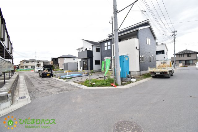 鴻巣市北新宿　3期　新築未入居物件　Ricca　04の前面道路含む現地写真|開放感のある角地物件☆彡