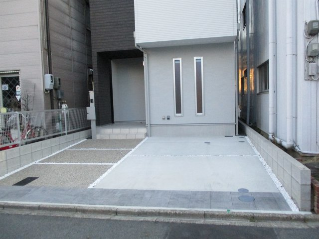 南区明治2丁目戸建の駐車場|南区明治2丁目戸建