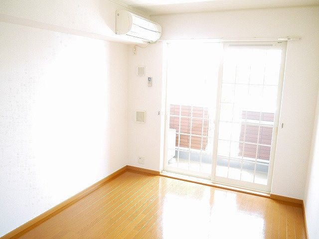 メゾン・ド・エトワールの洋室|コンパクトで使いやすい洋室です