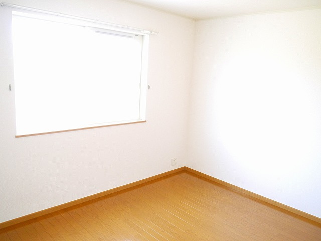 メゾン・ド・エトワールの内装|明るい洋室です