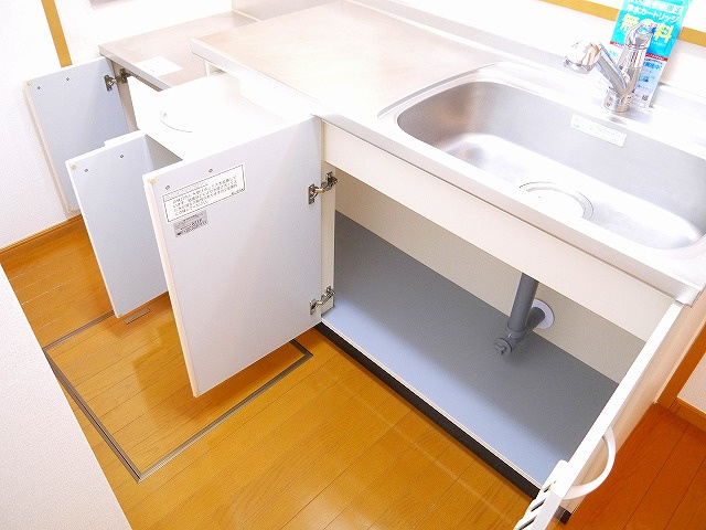 メゾン・ド・エトワールのキッチン|収納豊富です