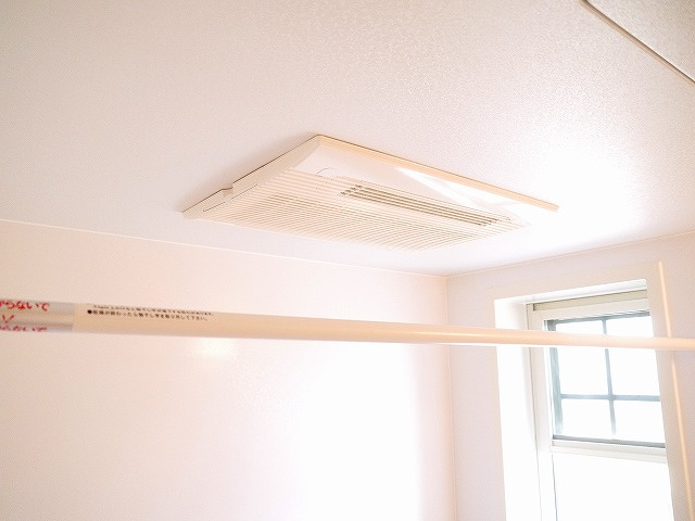 メゾン・ド・エトワールの設備|浴室乾燥が付いてます。