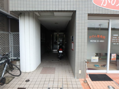 【エントランス】 | ラ・グリシーナ | エントランス