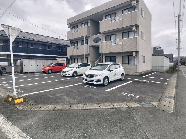 ロイヤルリーフの駐車場