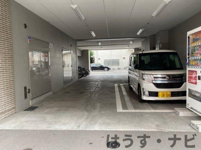 サヴォイラルカンジュの駐車場|《オーナーチェンジ物件》駐車スペースあります！