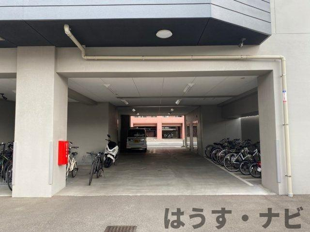 サヴォイラルカンジュの駐輪場|《オーナーチェンジ物件》建物下が駐輪場で快適に保管できます！