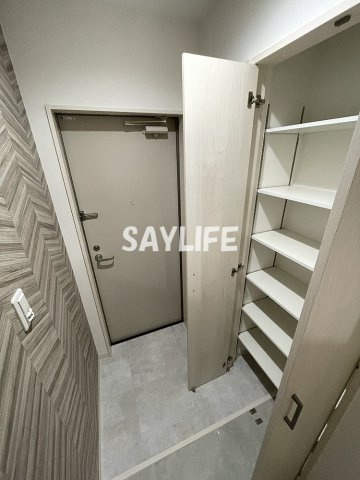 クリエオーレ中茶屋の玄関