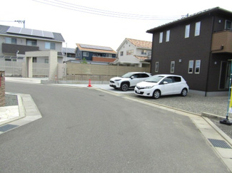 【前面道路含む現地写真】 | 前面道路含む現地写真です