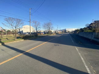 【前面道路含む現地写真】 | 川越市菅間　資材置場用地　圏央道『川島IC』まで6.5km