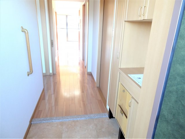 エスポワール本今の玄関