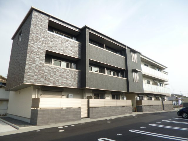 都窪郡早島町前潟の賃貸マンションの外観