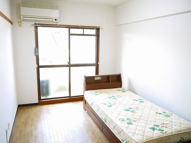 万葉Ⅱ（マンション万葉Ⅱ）の洋室|コンパクトで使いやすい洋室です
