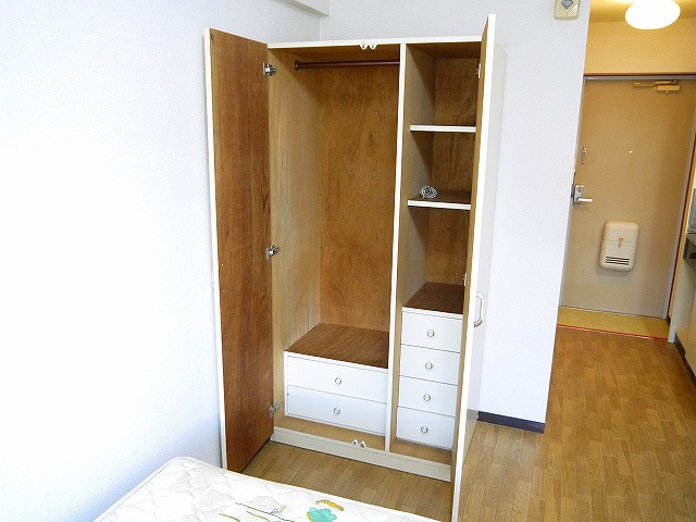 万葉Ⅱ（マンション万葉Ⅱ）の収納|便利な収納スペースです