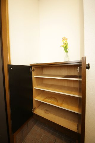 コーポソレイユの収納|別部屋同間取りのお写真となります。参考にご覧くださいませ。
