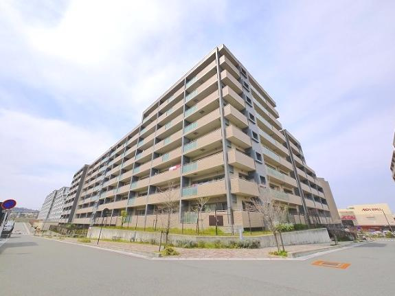 ローレルスクエア学研奈良登美ヶ丘Ⅱの外観|外観もきれいです