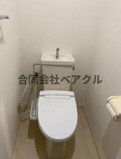 【トイレ】 | ロマネスク京都丹波口 | ゆったりとした空間のトイレです