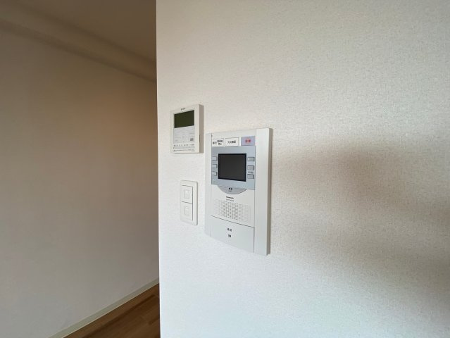 【セキュリティ】 | プレサンス広小路通葵 | モニター付きインターフォンです