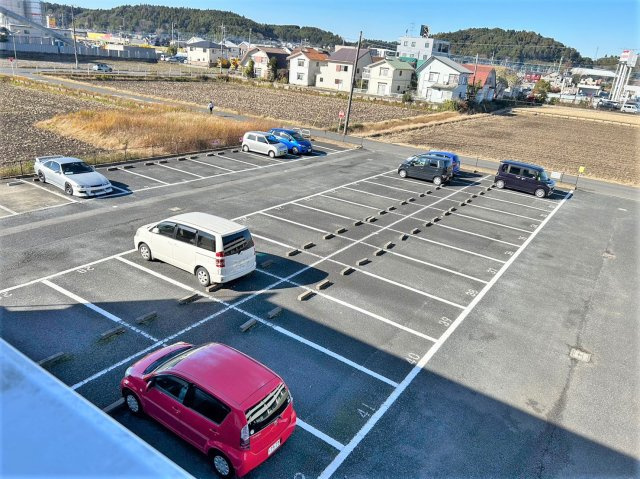 グリーンパーク２の駐車場