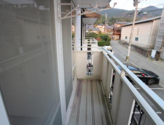 コーポ大久保【10,000円キャッシュバック対象物件】のバルコニー|お洗濯にも便利なバルコニー付き