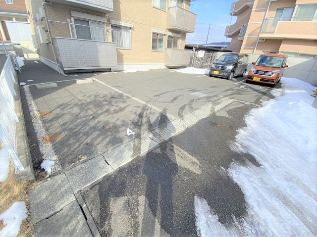 ソレイユ仙北の駐車場