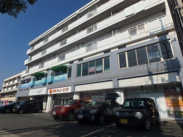 亀山ビル100の外観