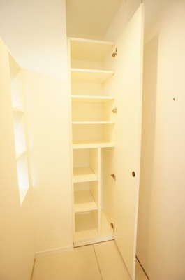 【収納】 | HKマンション別府（エイチケーマンションベフ） | 別号室の写真になります。現況優先。