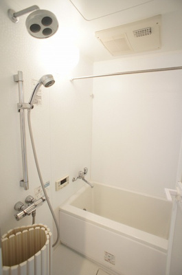 【浴室】 | HKマンション別府（エイチケーマンションベフ） | 別号室の写真になります。現況優先。